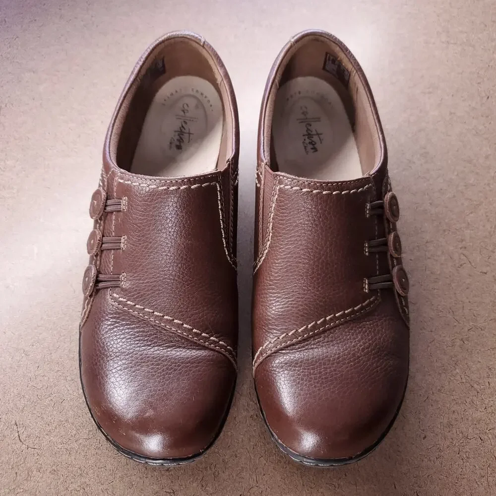 Clarks Ashland Effie Brown Leather Slip On Shoes Women 9.5M Comfort Loafers Flat